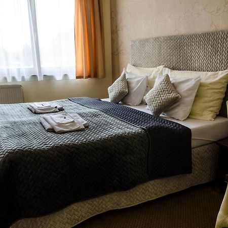Hotel Rokoko コシツェ エクステリア 写真
