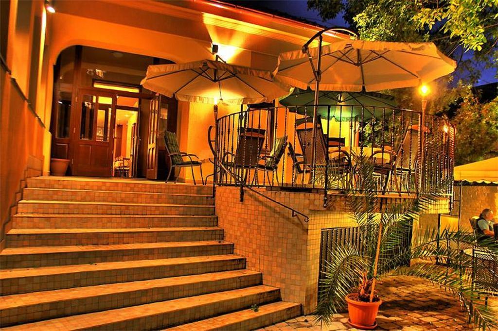 Hotel Rokoko コシツェ エクステリア 写真