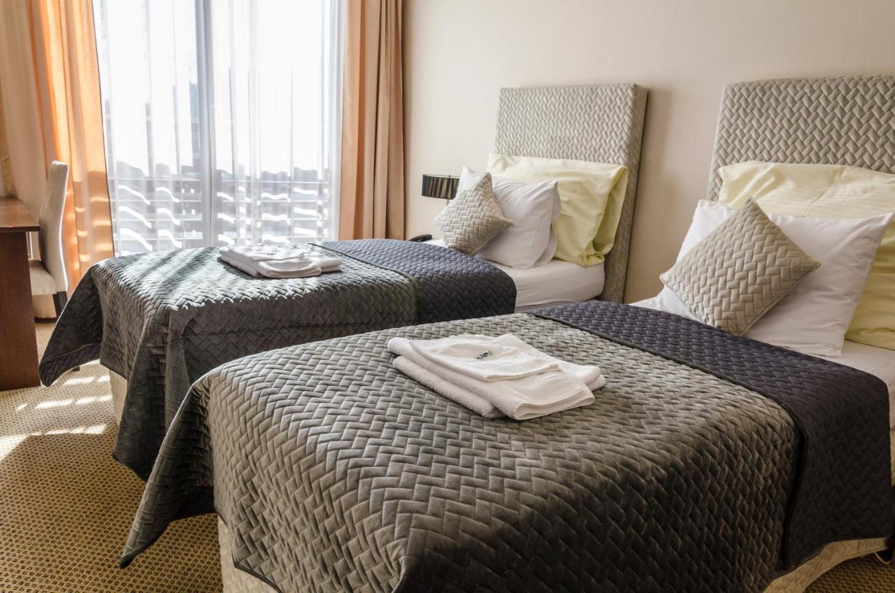 Hotel Rokoko コシツェ エクステリア 写真