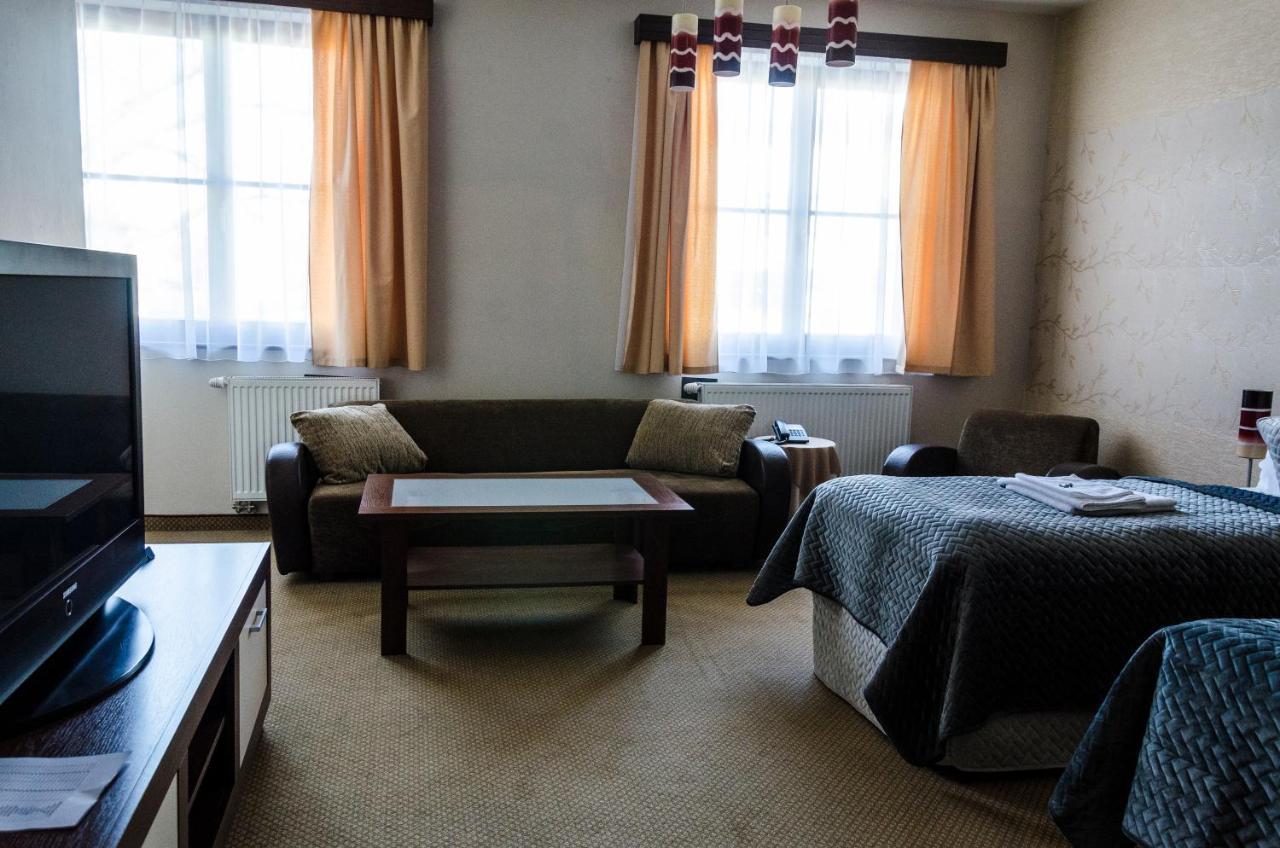 Hotel Rokoko コシツェ エクステリア 写真
